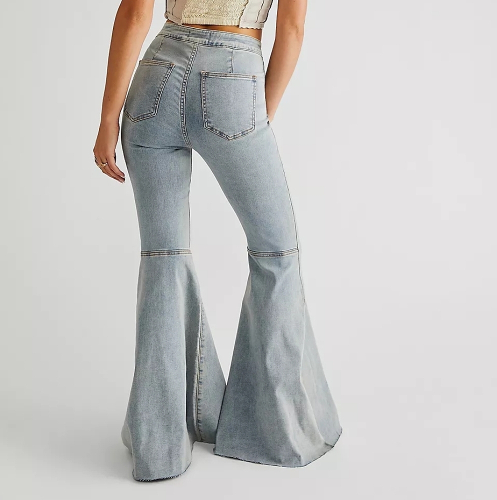 We The Free Just Float‎ On Flare Jeans Women's Size 28 - Picture 2 of 7